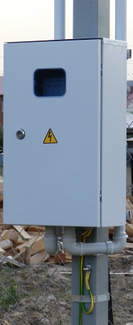 Трубостойка установлена в деревне Авдотьино Можайского района.Подключение электроэнергии на участке.